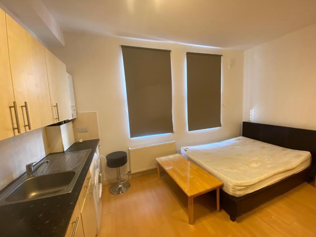 Golders Way Rooms Londra Exterior foto