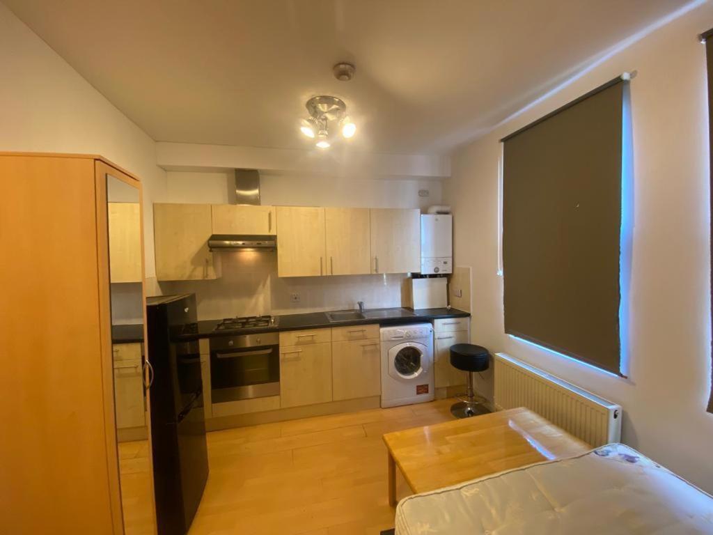 Golders Way Rooms Londra Exterior foto